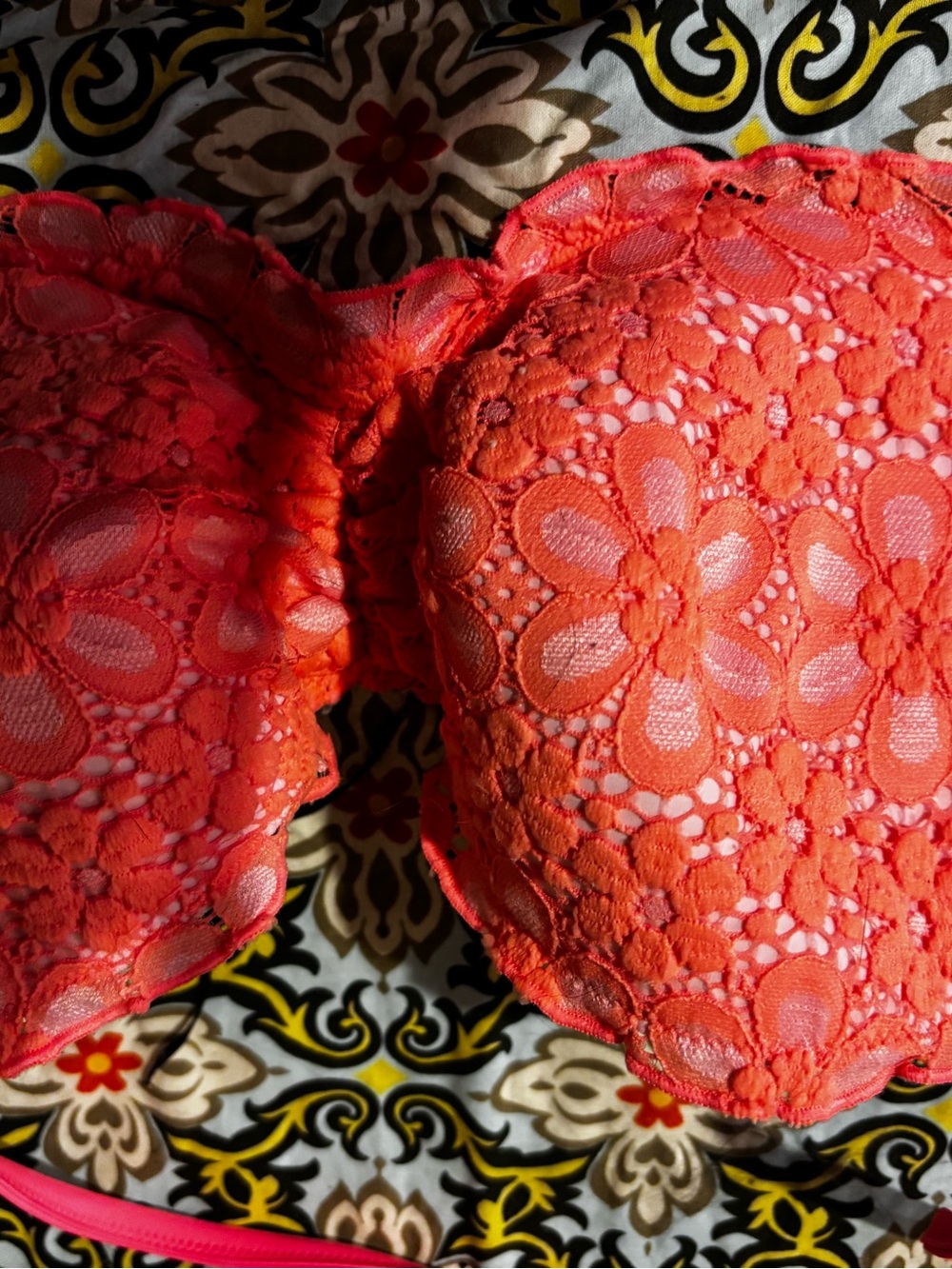 Victoria’s Secret tie-neck lace bra/bikini top 34D
